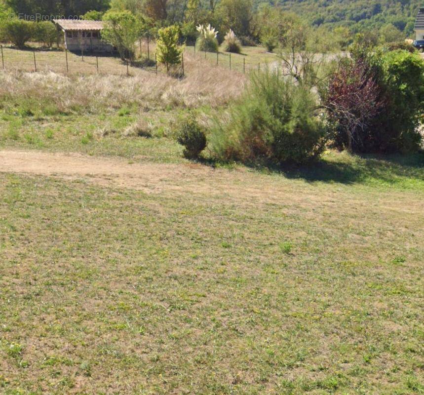 Terrain à LE LARDIN-SAINT-LAZARE