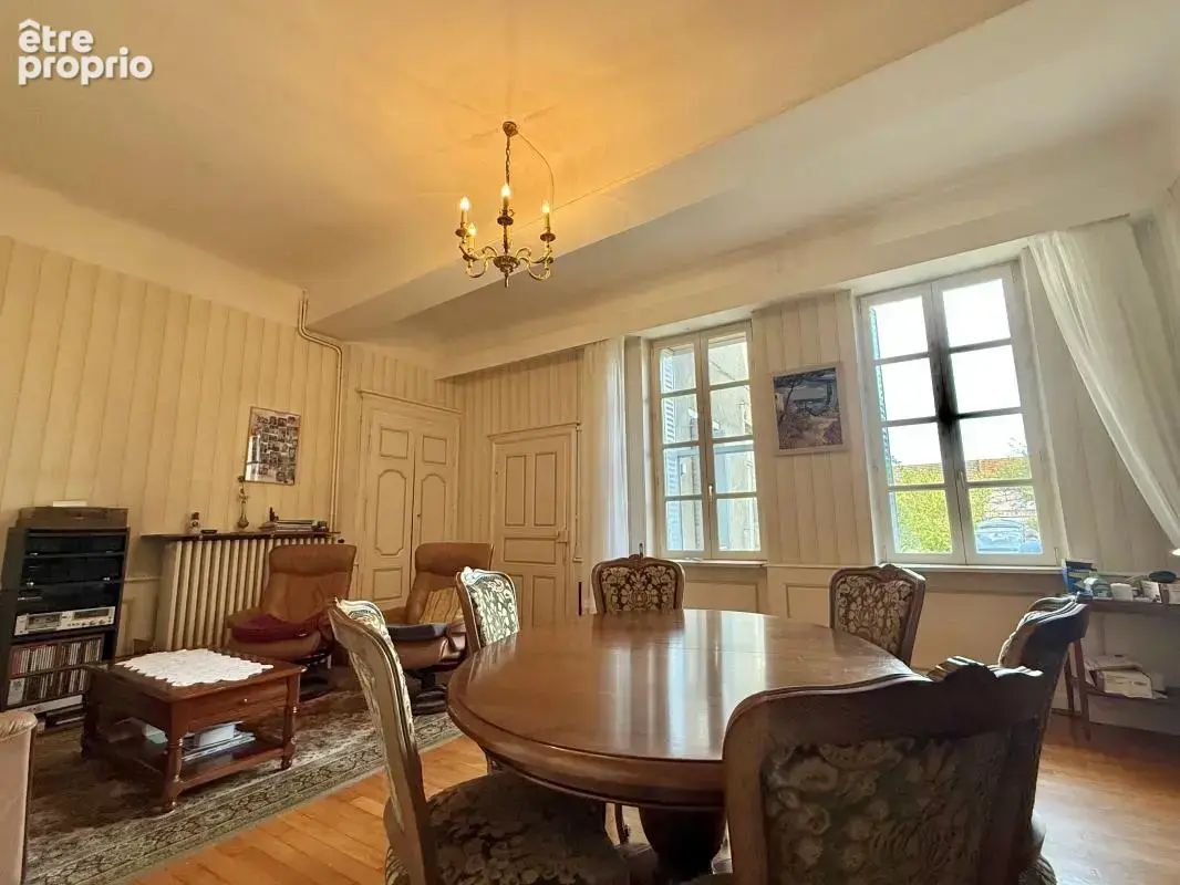 Saint-jean-de-losne – maison de caractère de 284 m² – terrain de 1 224 m² – dépendances et fort potentiel - photo 5