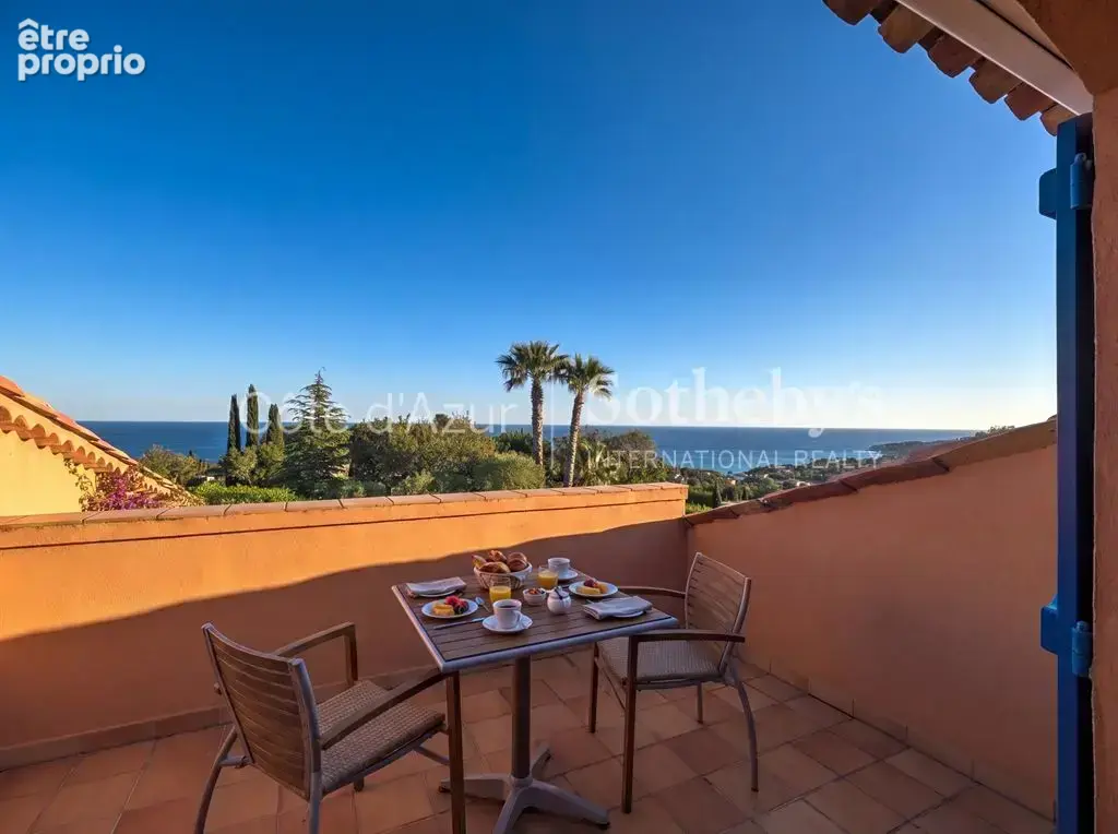 Villa provençale vue mer : terrain 1 500 m² avec piscine, secteur résidentiel proche plages Estérel - photo 7