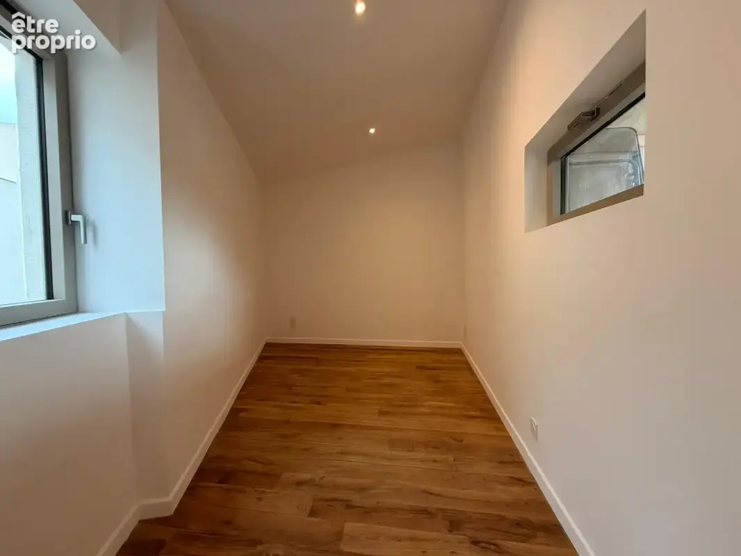 NIMES VAUBAN/CROIX DE FER Magnifique maison rénovée de 165m2 4 pièces, garage 46 m2, terrasse 35 m2 - photo 17