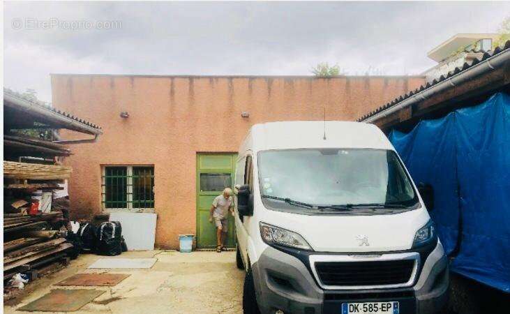 Commerce à MONTREUIL