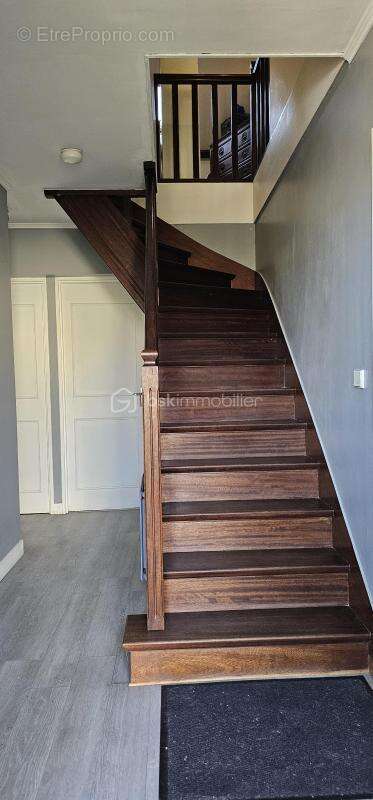 Maison à OLLAINVILLE