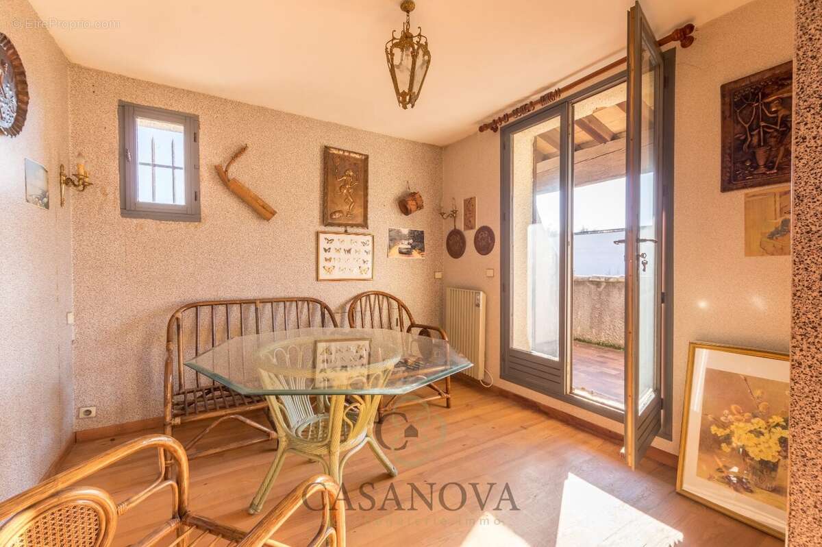 Maison à MAUGUIO