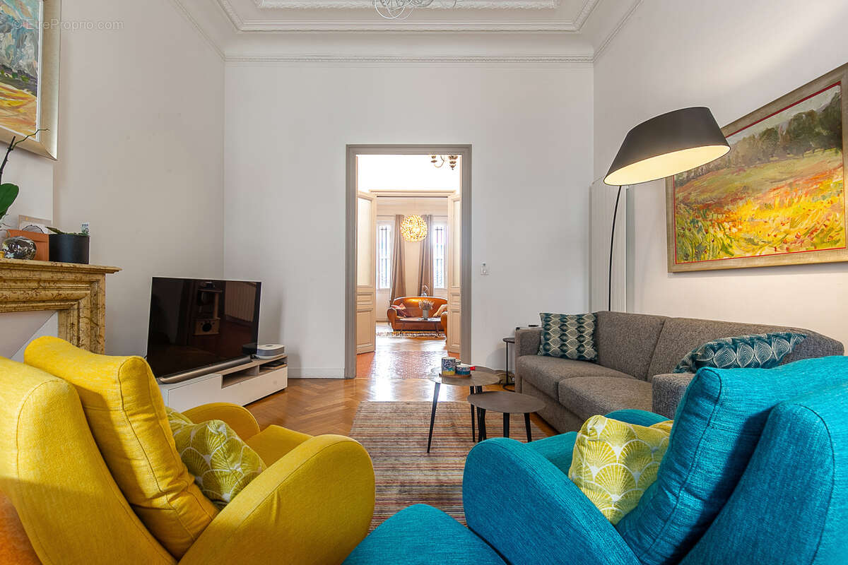 Appartement à MARSEILLE-6E