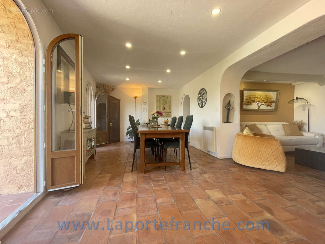 Appartement à CAGNES-SUR-MER
