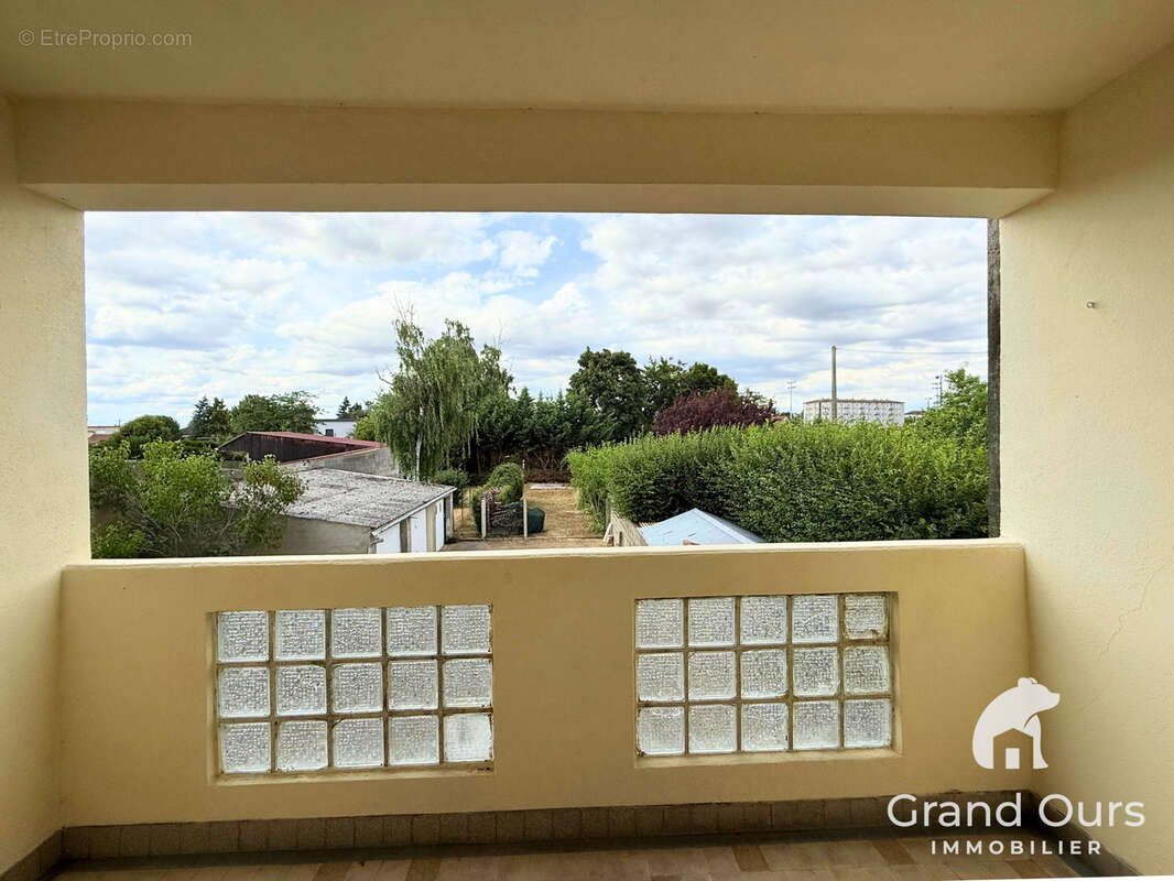 Appartement à YZEURE