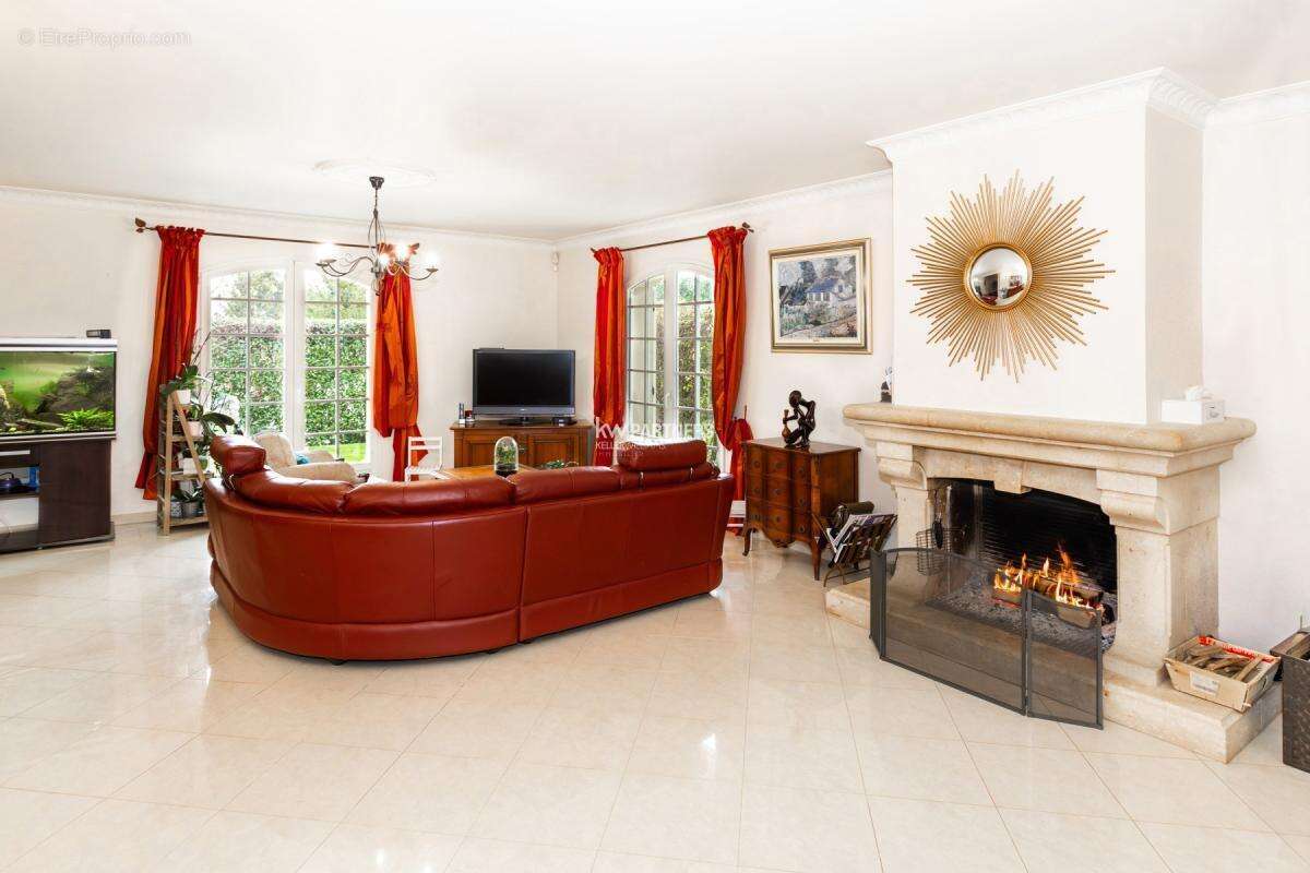 Maison à MORAINVILLIERS