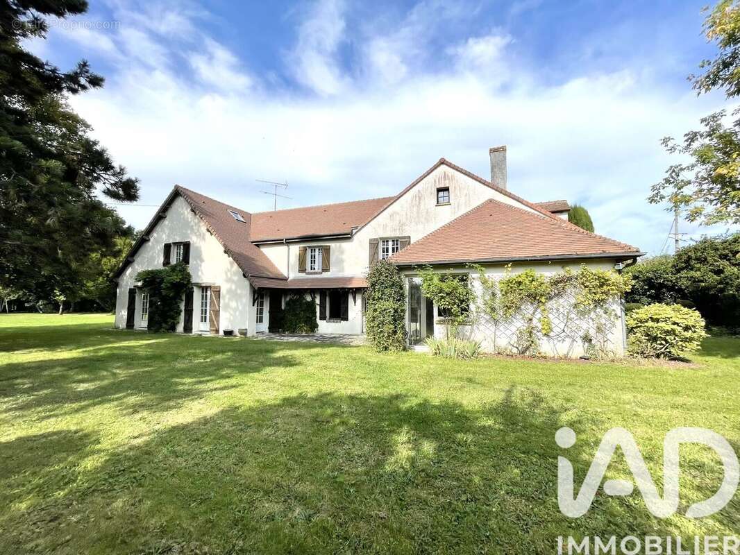 Maison 372 m² à Saint-Hilarion  - photo 3