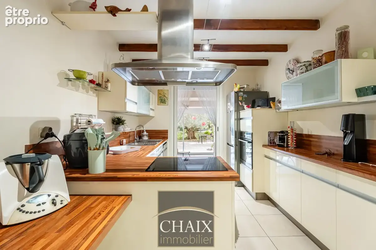 Maison de 186 m2 avec t2 indépendant, piscine et terrain de 1 750 m2 - photo 9