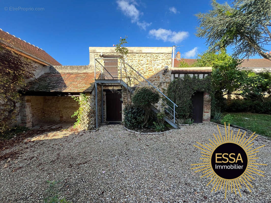 Maison à FEUCHEROLLES