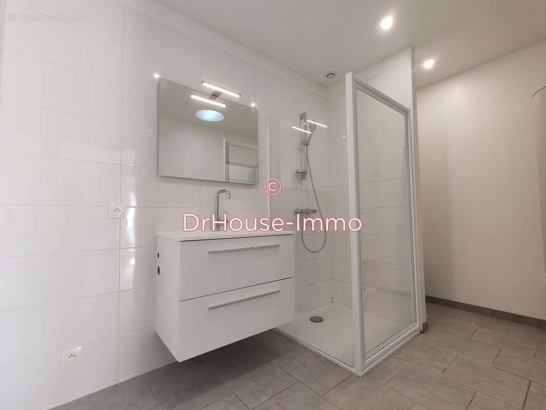 Maison à CHAMPAGNE-LES-MARAIS