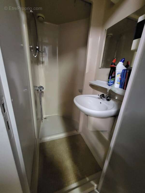 Commerce à SASSENAGE