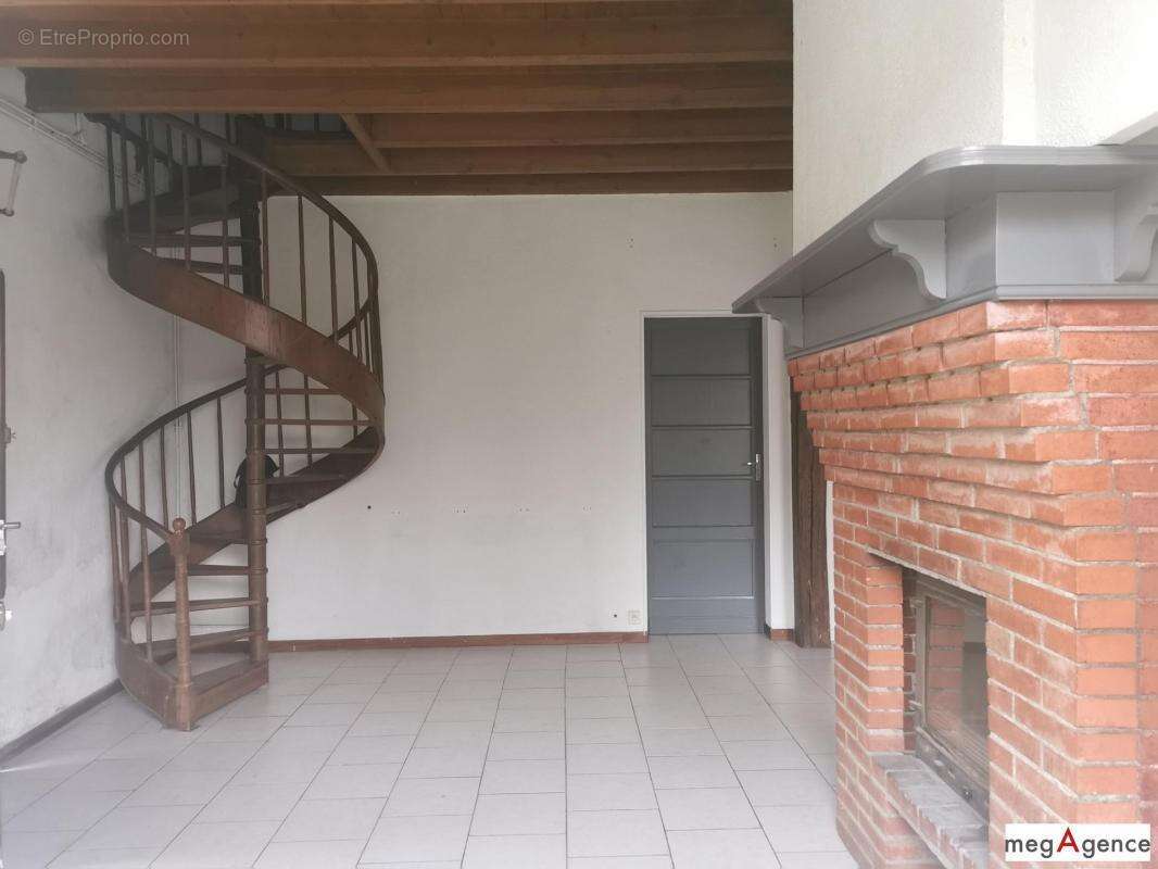 Maison à CAHUZAC-SUR-ADOUR