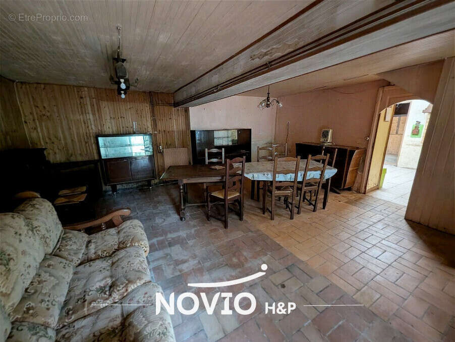 Maison à VENDEUVRE-DU-POITOU