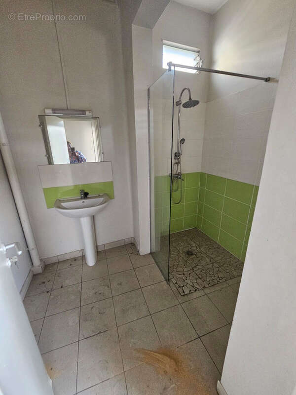 Commerce à FORT-DE-FRANCE