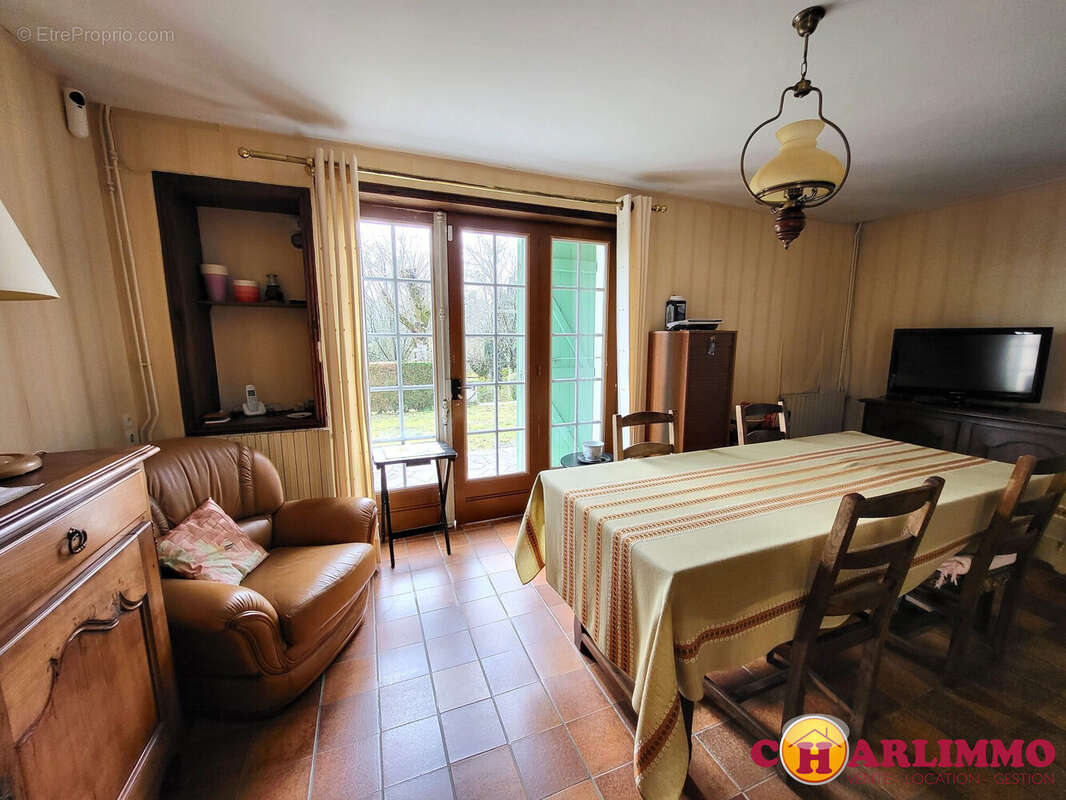 Maison à SAINT-JUNIEN