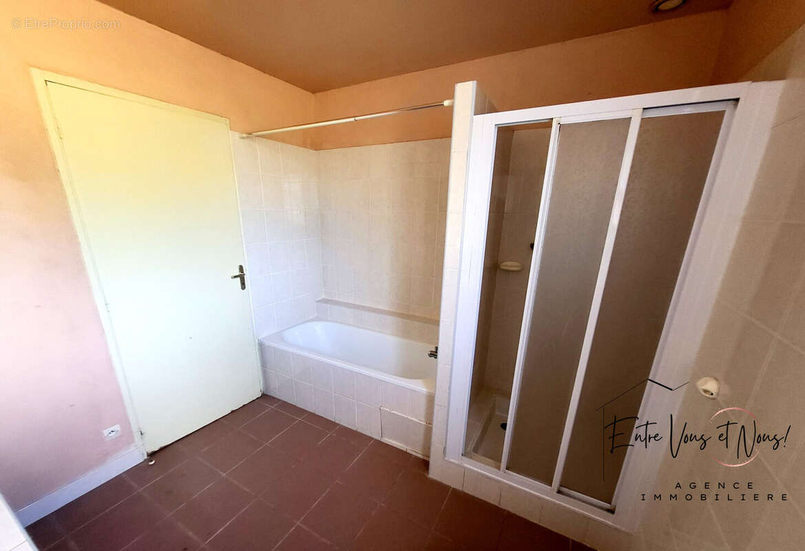 Maison 134 m² à Gajac  - photo 9