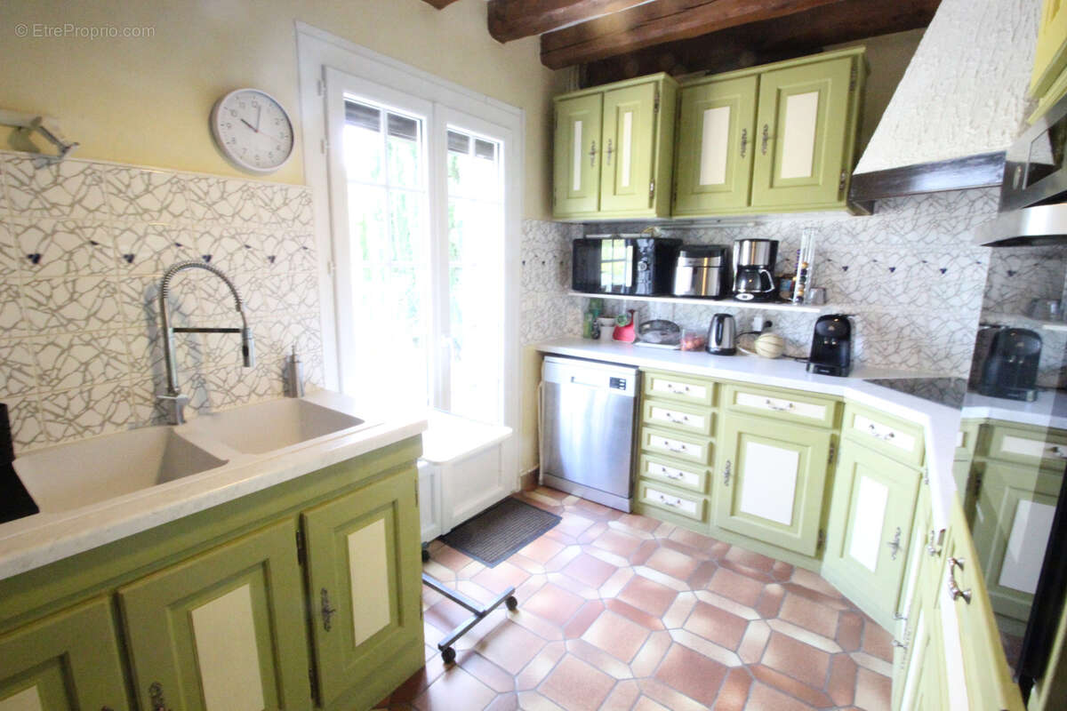 Maison familiale aux beaux volumes   Sous-sol total   Jardin sans vis-à-vis   Espace jacuzzi - photo 8