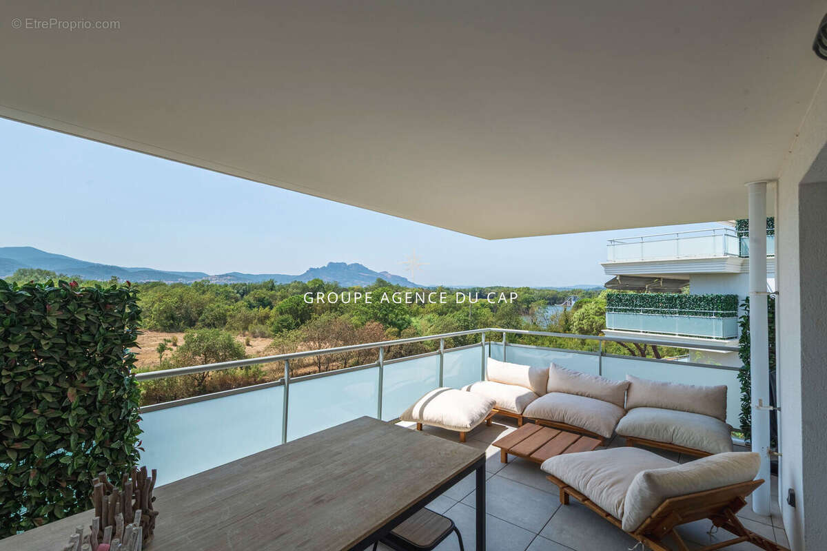 PUGET-SUR-ARGENS  Appartement 3 pièces de 88 m² avec terrasse de 21m²,  garage et piscine - photo 17