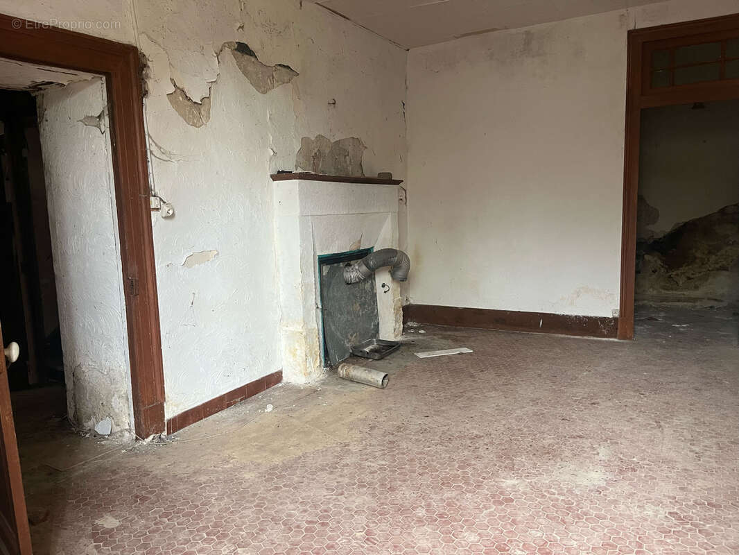 Maison à LEGUILLAC-DE-L&#039;AUCHE