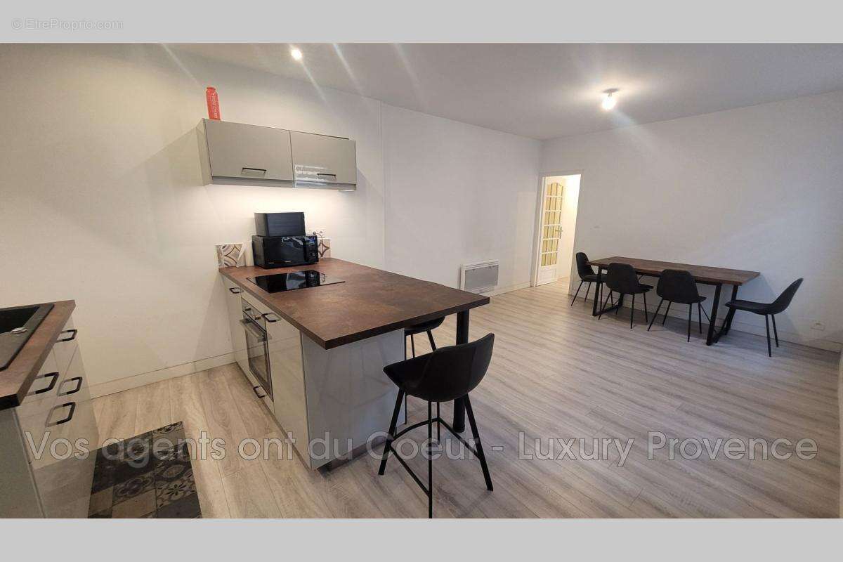 Appartement à MARSEILLE-5E