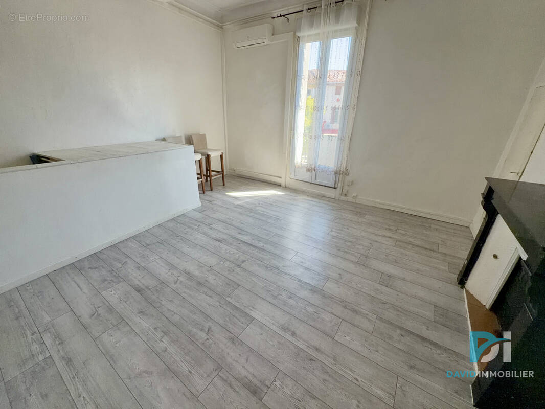 Appartement à ALIGNAN-DU-VENT