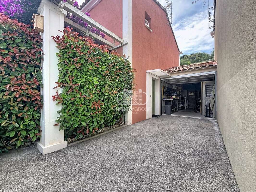 Maison à VALLAURIS