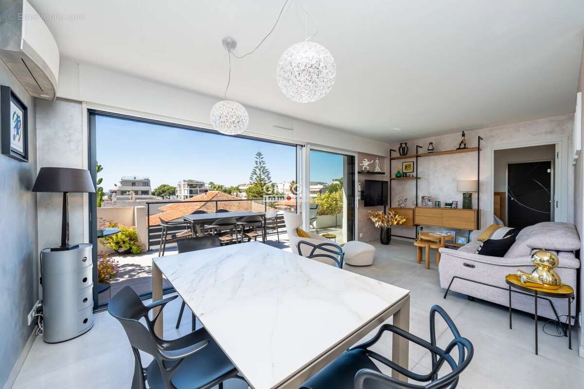 Appartement à SAINT-LAURENT-DU-VAR