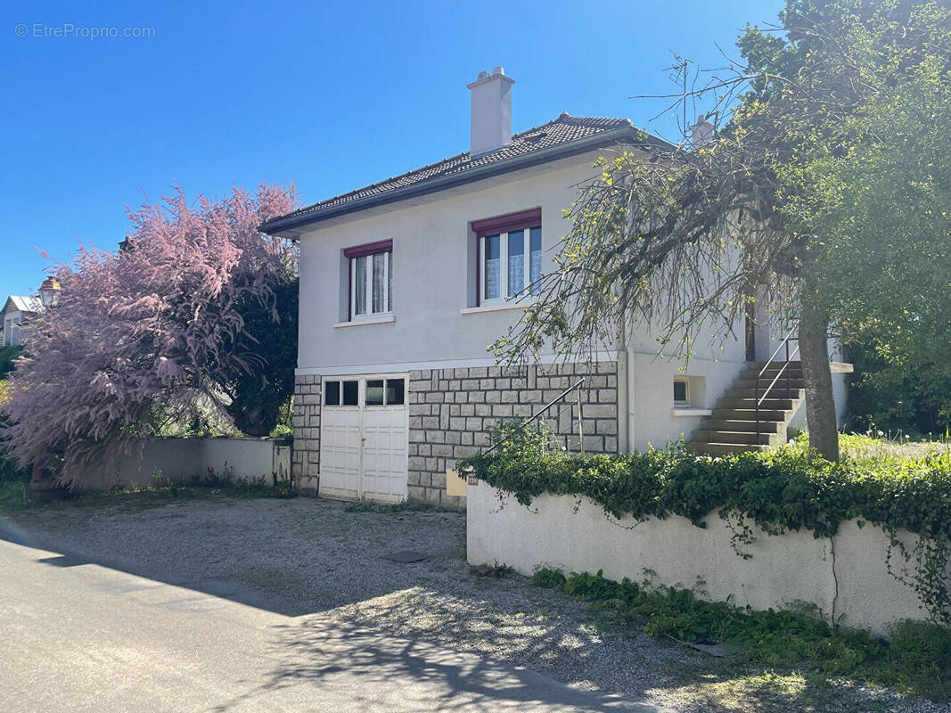 Maison à SERLEY