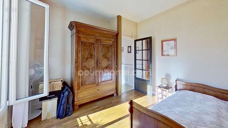 MAISONS ALFORT - Avenue de la République - Duplex de 5 pièces avec 2 caves - photo 4