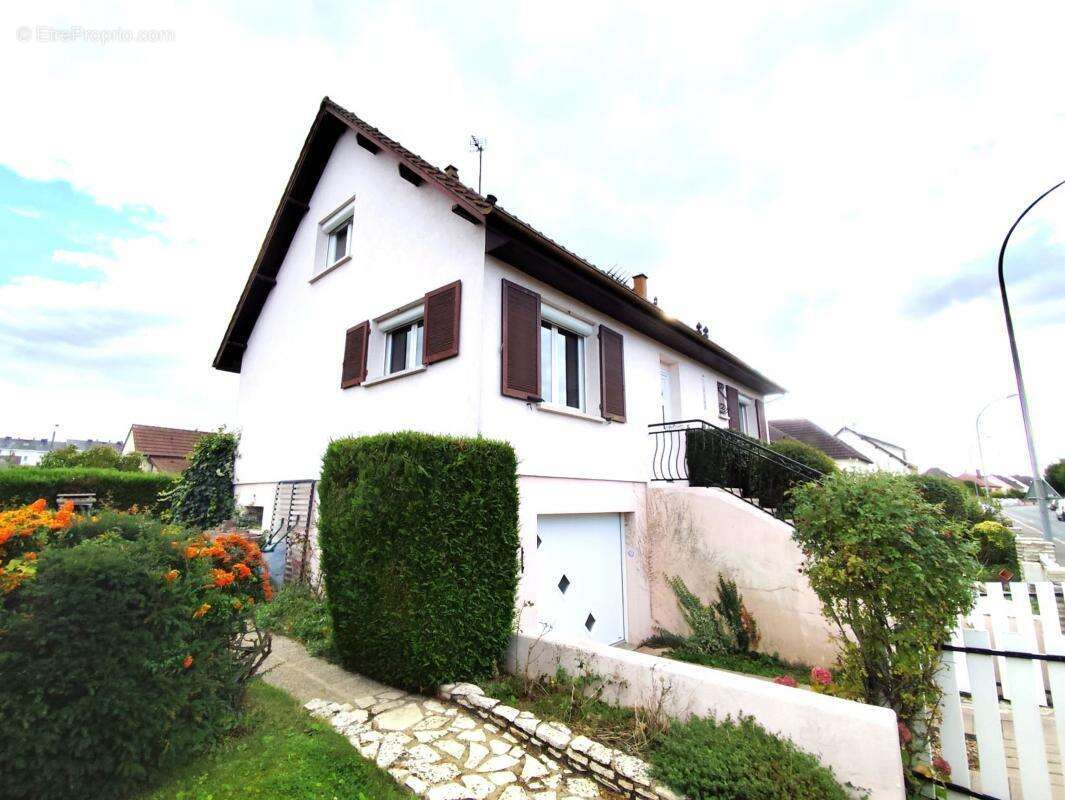 Maison à MAINVILLIERS