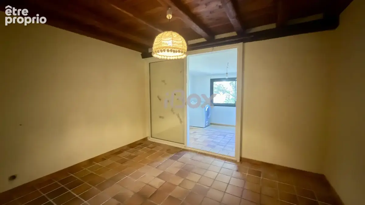 GONFARON- Maison sur un terrain de 16 000m2, nombreuses dépendances - photo 13