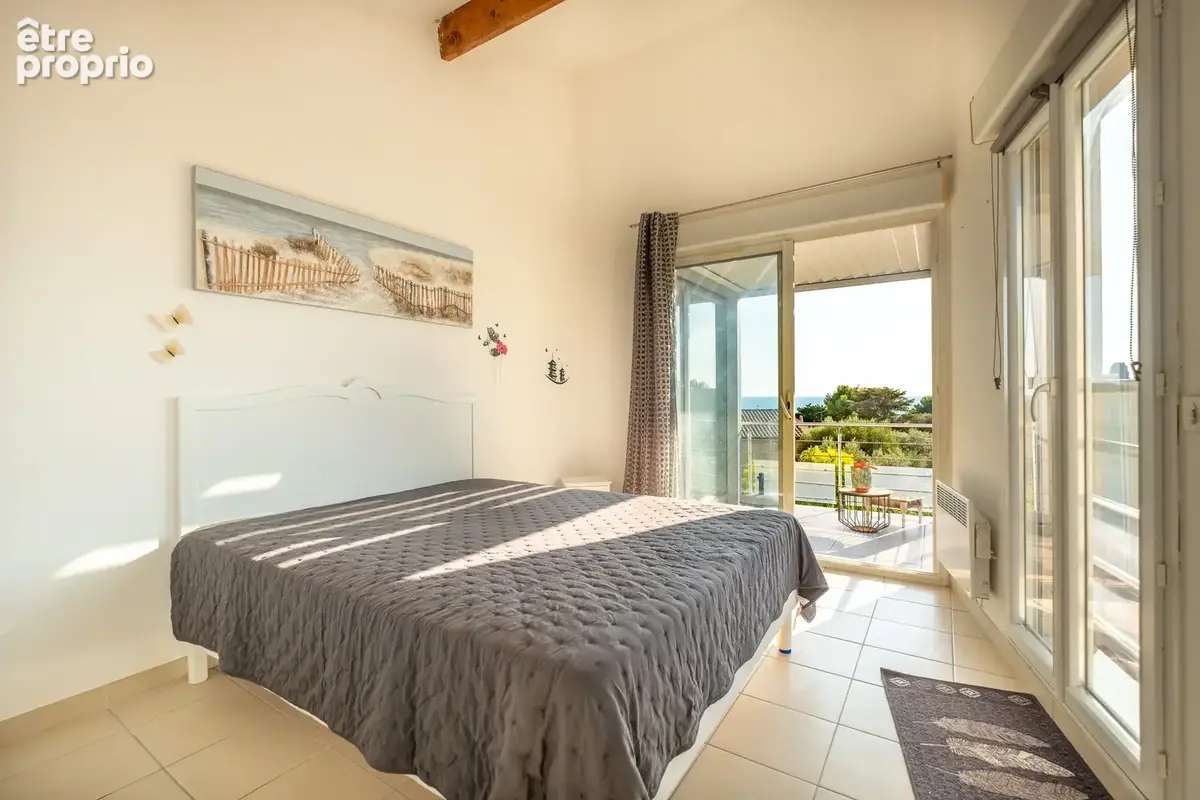 Proche calanques et commerces, exceptionnel T3/4 en duplex avec vue mer et 2 parkings - photo 11
