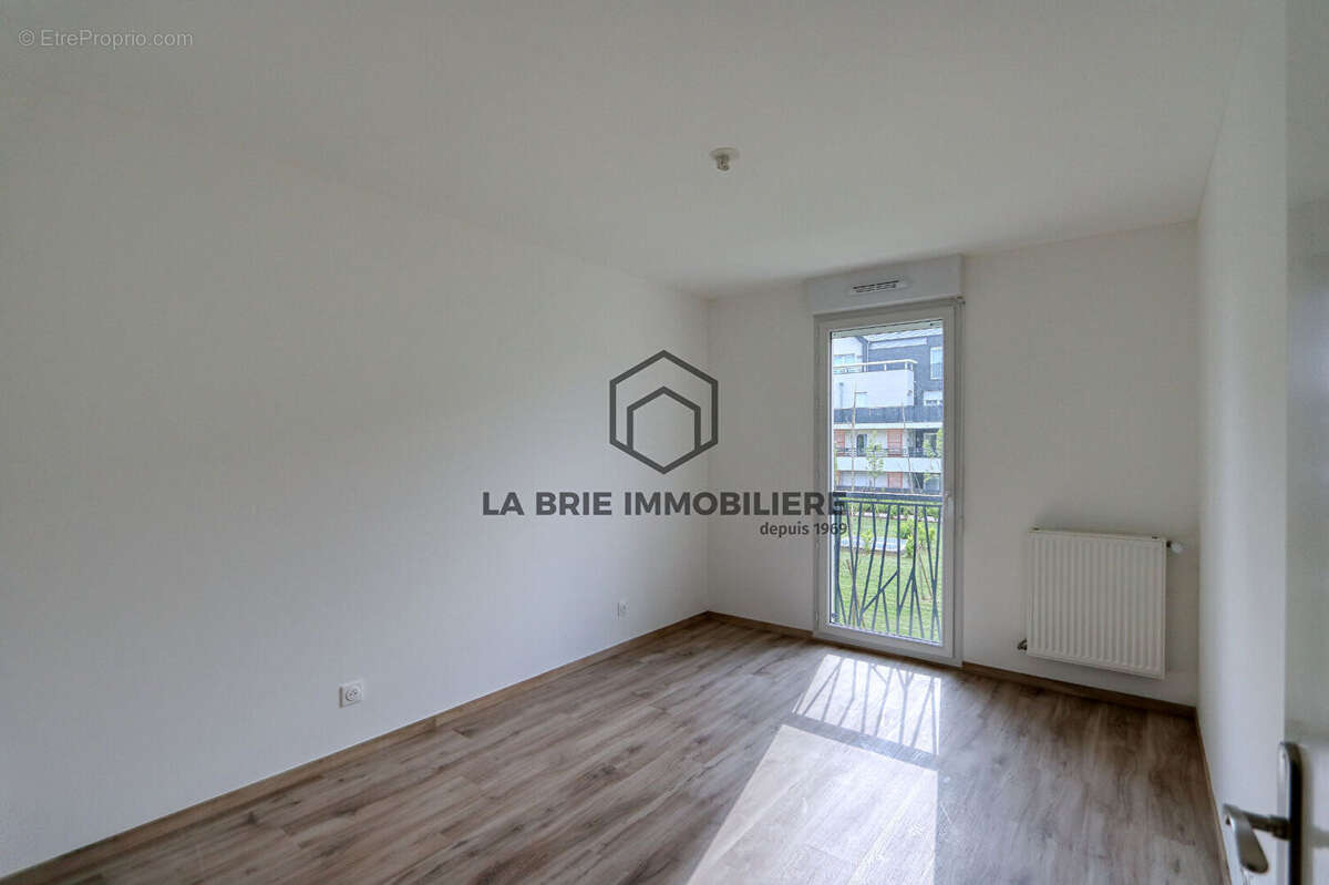 Appartement à EMERAINVILLE