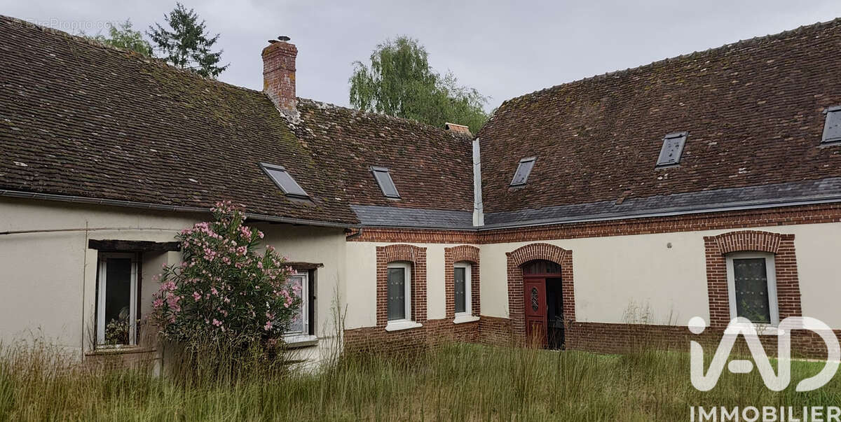 Maison 495 m² à Neuille-Le-Lierre  - photo 3