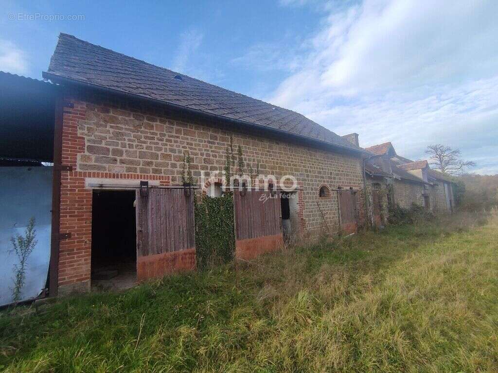 Maison + longère en pierre à rénover – Terrain de 9 000 m² avec - photo 8