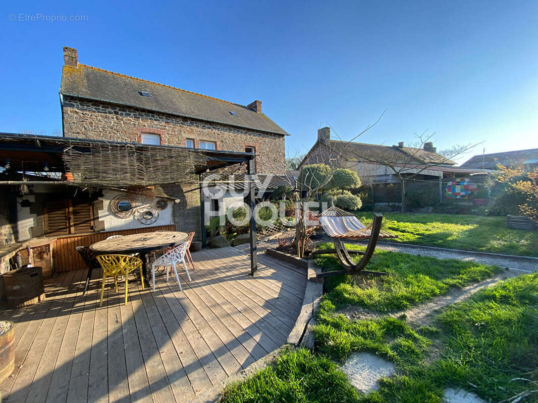 Maison à SAINT-GUINOUX