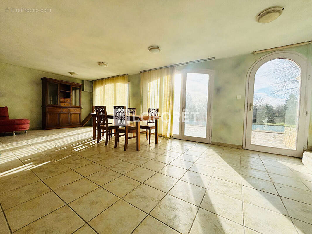 Maison à SAINT-MAURICE-LES-CHATEAUNEUF