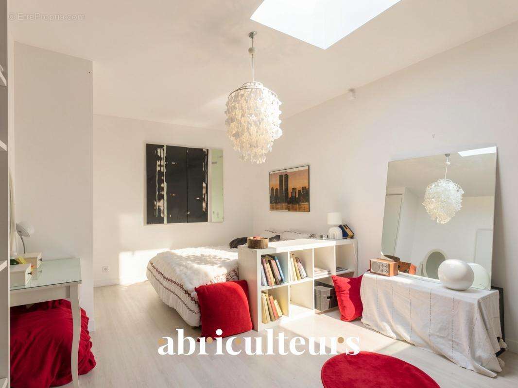 Loft  176 m² – Esprit maison (Colombes Centre / Gare) - photo 9