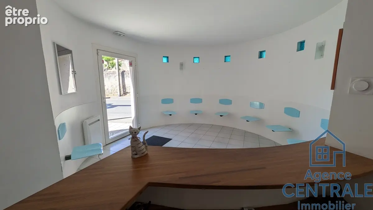 Commerce 165 m² à vendre à La Ciotat (13600) - photo 2