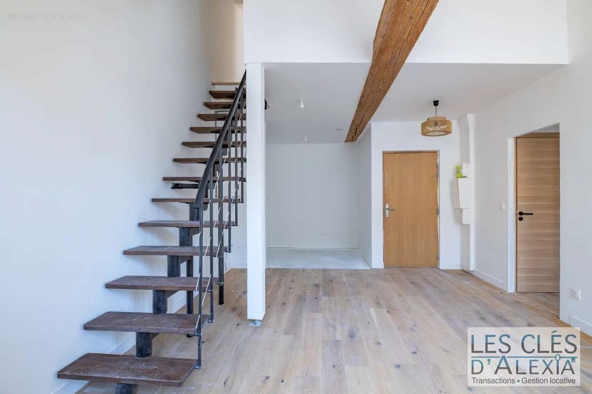 Appartement à SAINT-GENIS-LAVAL