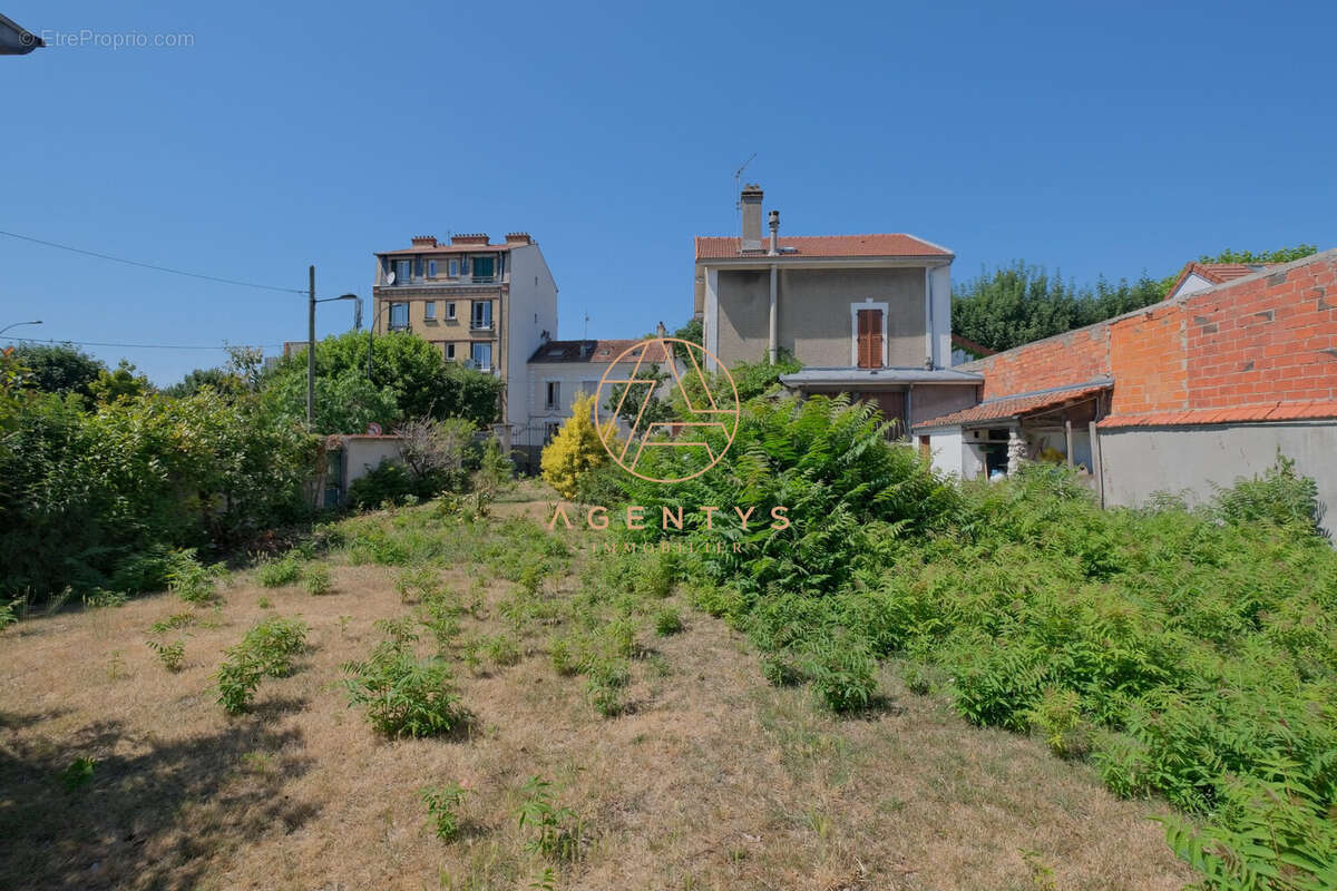 Terrain à CHAMPIGNY-SUR-MARNE