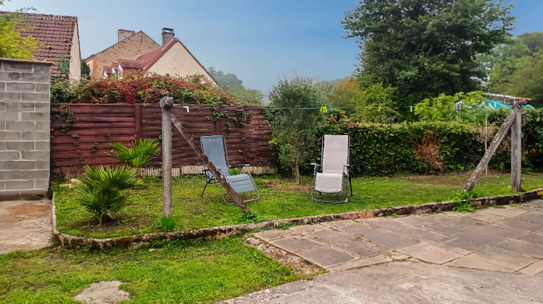 Maison à EGUZON-CHANTOME