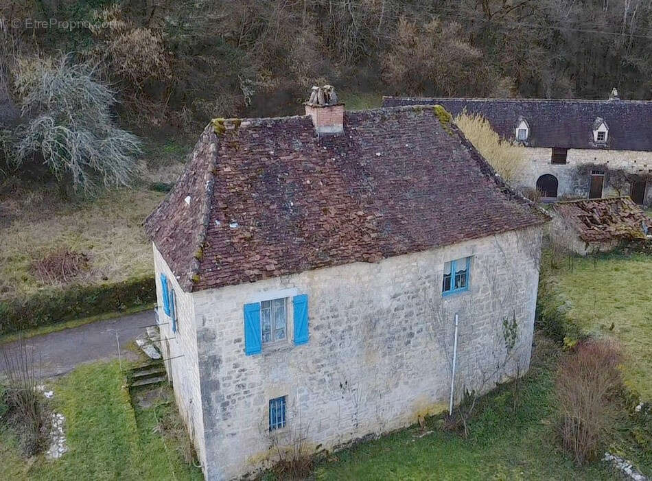 Maison à SAINT-SAUVEUR-LA-VALLEE