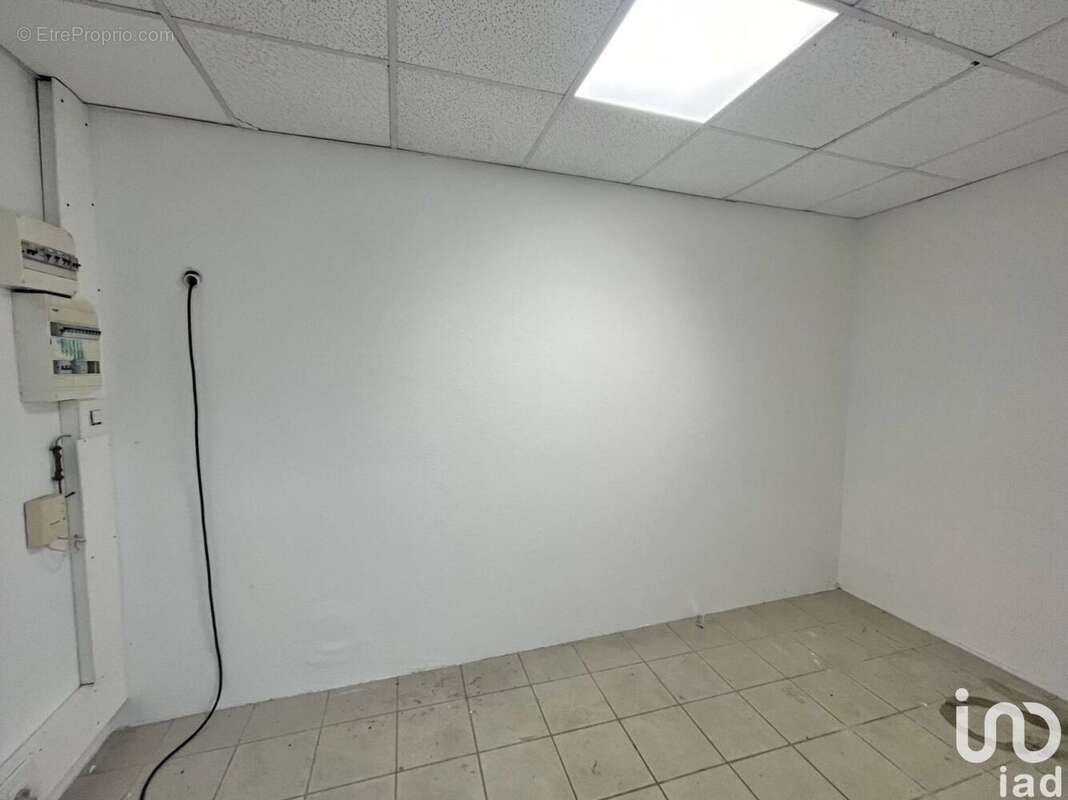 Photo 4 - Commerce à ALES