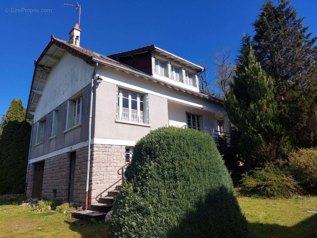 Maison à TOULX-SAINTE-CROIX