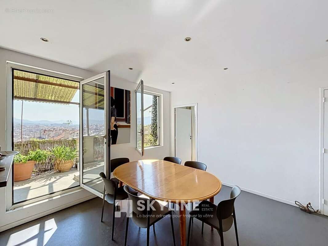 Appartement à MARSEILLE-6E