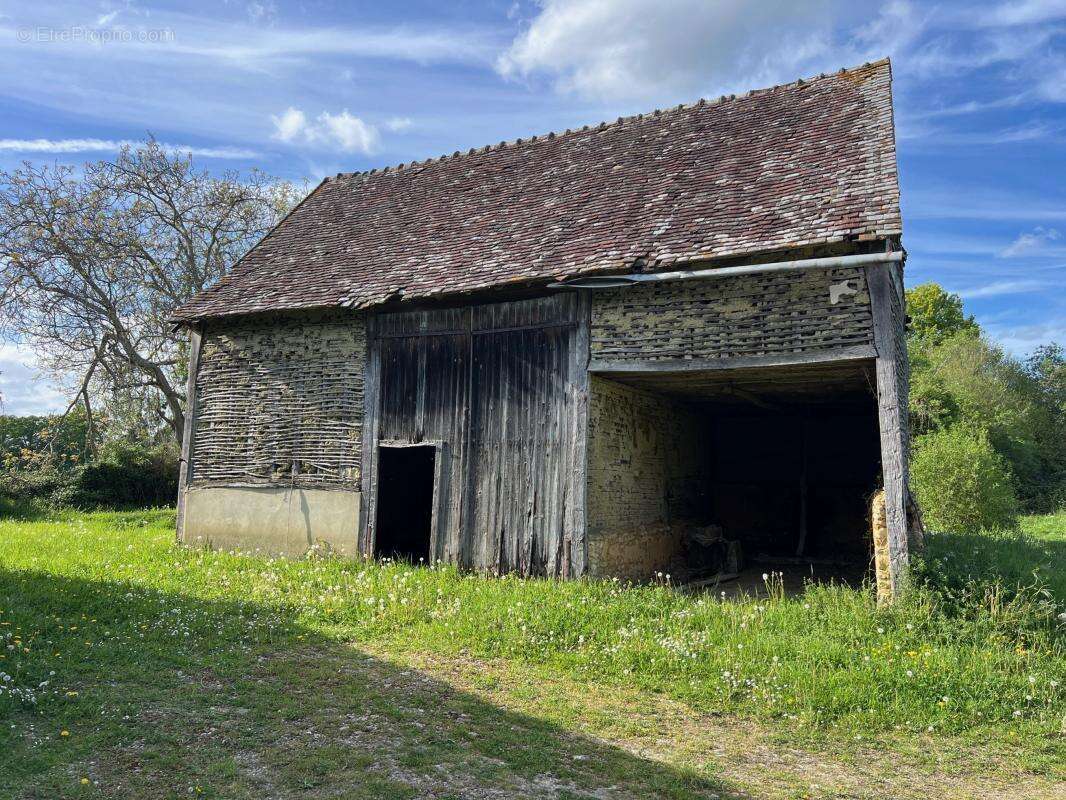 Maison à SAINT-COSME-EN-VAIRAIS
