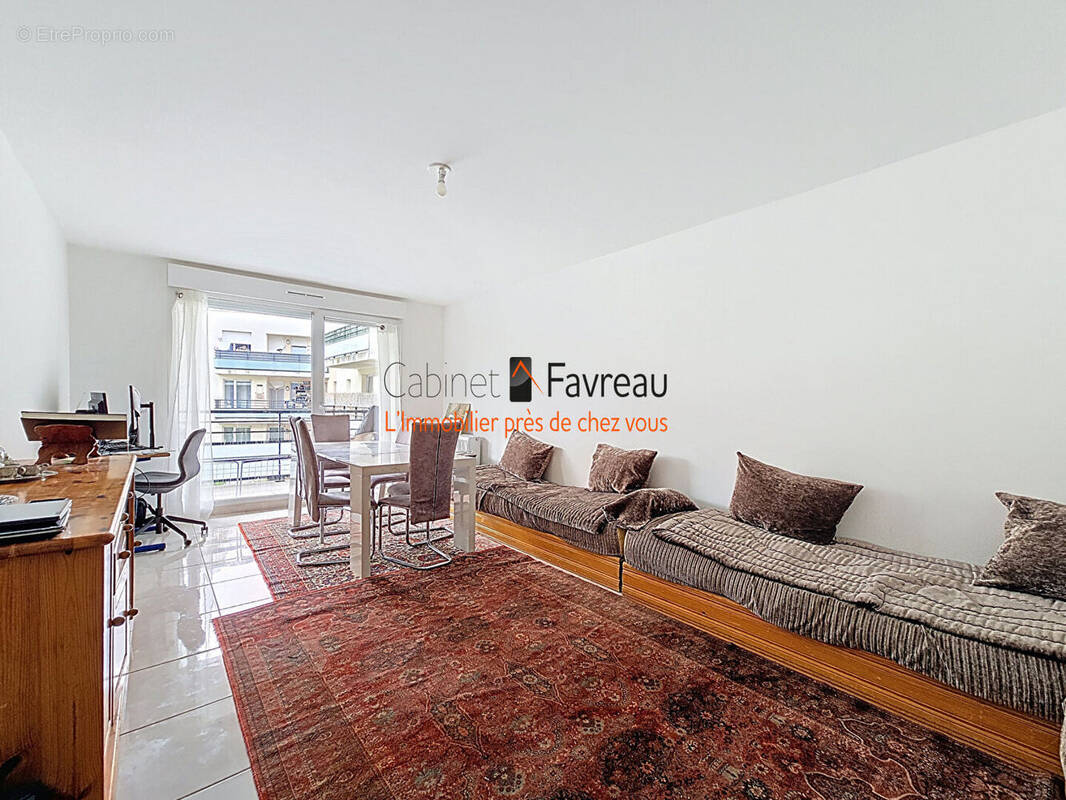 Appartement à FRESNES