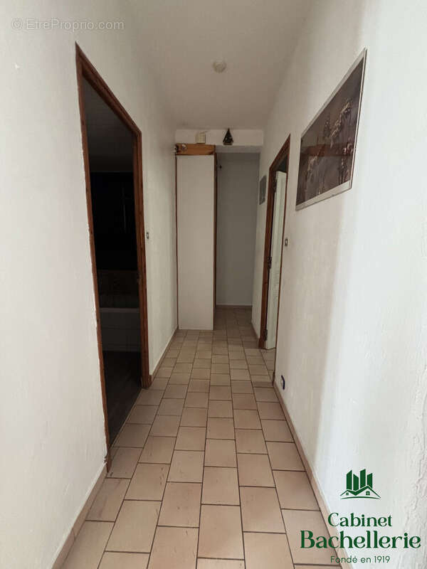 Appartement 76 m² à Marseille-2e  - photo 9